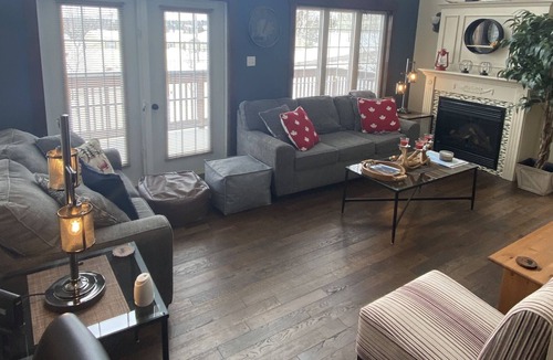 Deer Lake House | Tranquil Waters Inn - Fortnight Chalet