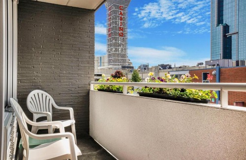 Niagara Falls Hotel | Travelodge by Wyndham Niagara Falls At the Falls