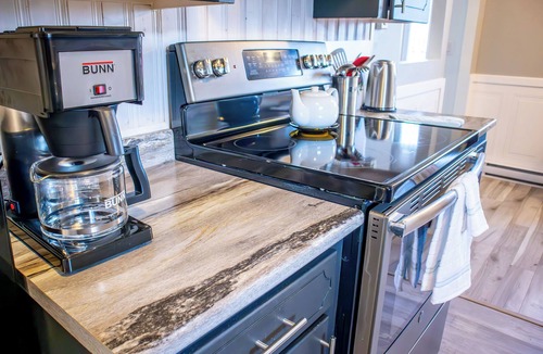 Crow Head House | Twillingate Coastal Retreat w/Oceanview Rooftop Deck (Icebergs,Whales,Sunsets)