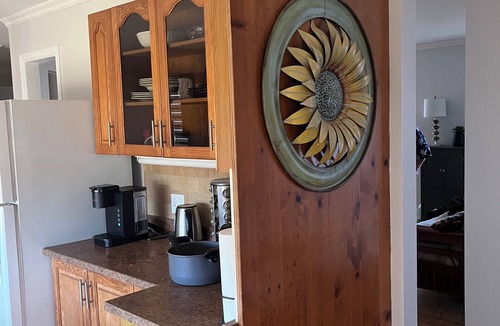 Anglo Rustico House | Two bedroom bay view North Shore bungalow 10 minutes to Cavendish sleeps 6.