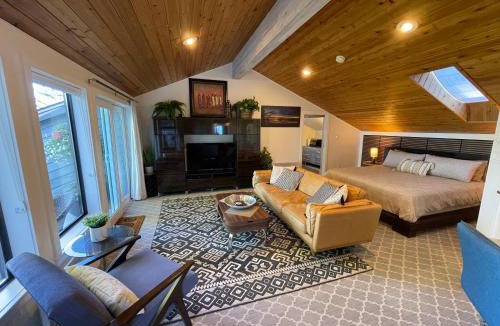 Regional District of Nanaimo House | Tyee Beach Oasis Bed and Breakfast