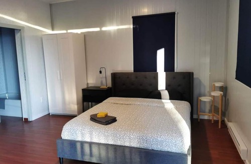 Sliammon Apartment | U4 Seaside Serenity: Seal Bay Glamping Retreat