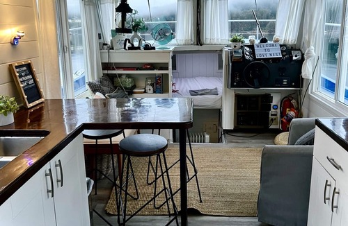 Ioco Boat Rental | Unique & Cozy Floatel