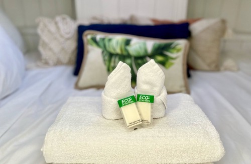 Ioco Boat Rental | Unique & Cozy Floatel