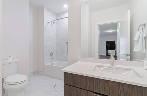 Rouge Apartment | Unit 1 - Modern Fully Furnished 1 Bedroom Apartment