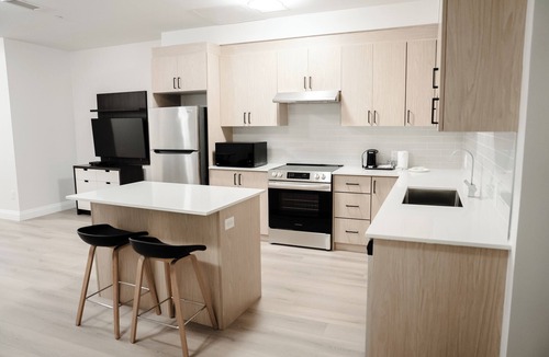 Dean Park Apartment | Unit 10 - Modern Fully Furnished 2 Bedroom Apartment