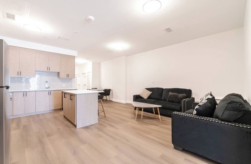 Dean Park Apartment | Unit 4 - Modern Fully Furnished 2 Bedroom Apartment