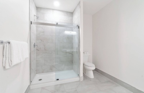 Dean Park Apartment | Unit 9 - Modern Fully Furnished 2 Bedroom Apartment