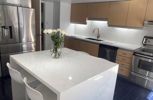 Bloor-Yorkville Apartment | Unrivaled Location on Yorkville Ave 2000 sq.ft -1 BED. Turn key furnished