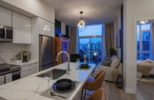 Innisfil Condo | Upscale Spa Getaway w/Private Sauna