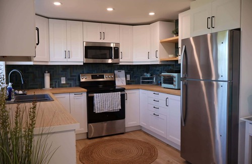 Victoria Apartment | Valley Pearl Suite | 2 BDRM sleeps 6, full kitchen