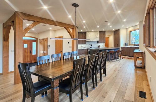 Golden Ski Chalet | Valleyview Chalet: 5-bedroom luxury mountain home