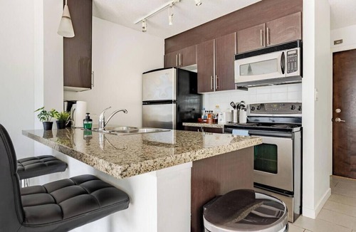 Crosstown Apartment | Vancouver downtown apartment