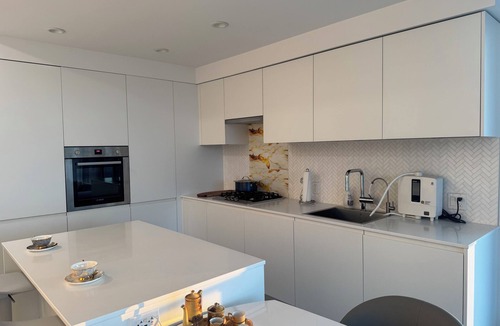 Burnaby Condo | View! Beautiful BBY condo has everything step awaySkytrain, mall, grocery…