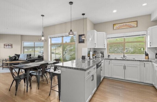 Shannon Lake Condo | View from the Top, Amazingly located 2 bedroom condo.