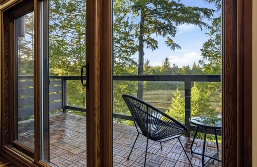 Ucluelet Apartment | Views of Spring Cove! Rainforest Loft | Hyphocus Inn