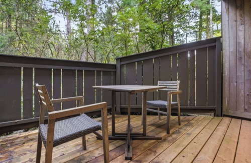 Ucluelet Apartment | Views of Spring Cove! Spring Cove Shelter | Hyphocus Inn
