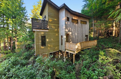 Ucluelet Apartment | Views of Spring Cove! Spring Cove Shelter | Hyphocus Inn