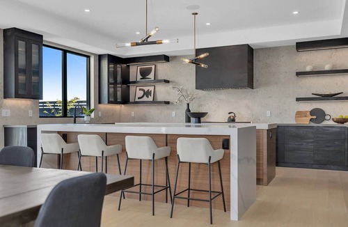 Central Okanagan Villa | Villa In The Hillside - Pool & Hot Tub