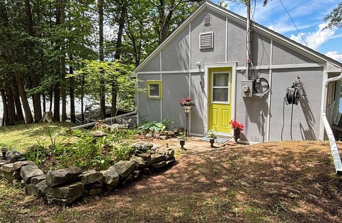 Leeds and the Thousand Islands Cottage | Vintage, boho, waterfront Cottage with dock access!