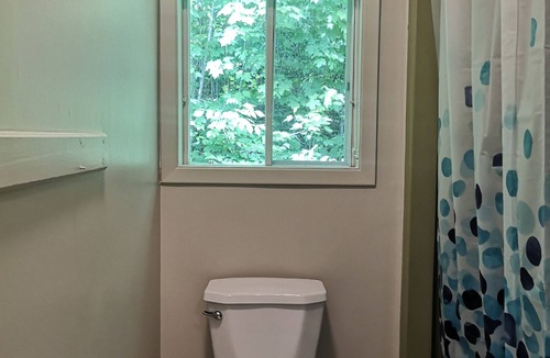 Dorset Cabin | Walk out deck room 1. Minutes from the Lake, Boat Launch, Dorset