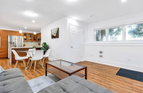 Edgemont House | Walk to Edgemont Village | 2BR Suite