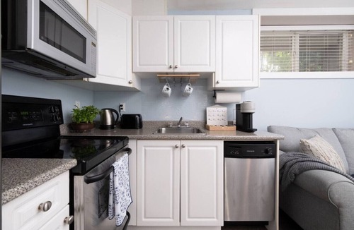 Renfrew-Collingwood Apartment | Walk to SkyTrain, Grocery & More 2 bedroom suite