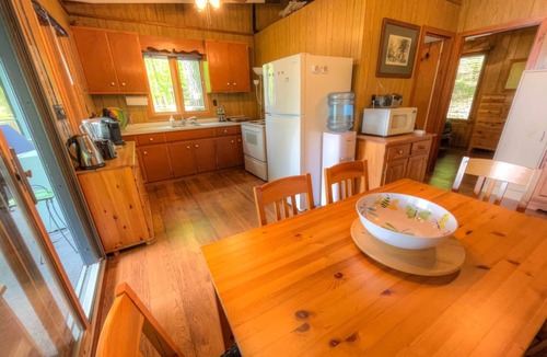 Rideau Lakes Ski Chalet | Walnut Grove | Family Waterfront Cottage on Sand Lake