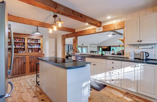 Parry Sound Cottage | Waterfront and Woodland Retreat in Parry Sound