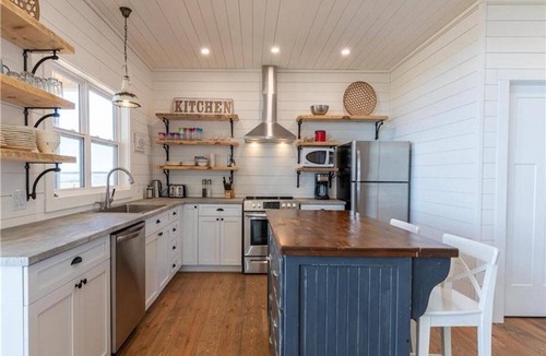 Malpeque Cottage | Waterfront Beach House On Malpeque Bay, 7 Minutes To Cabot Beach Provincial Park