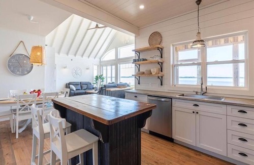 Malpeque Cottage | Waterfront Beach House On Malpeque Bay, 7 Minutes To Cabot Beach Provincial Park