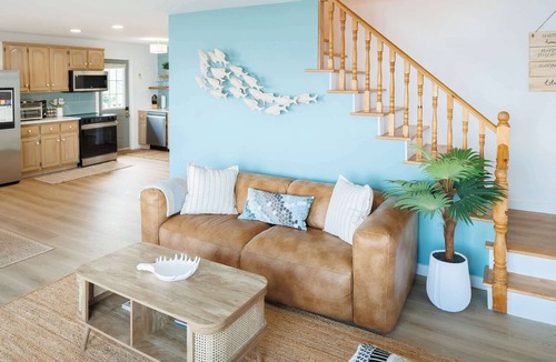 Corran Ban House | Waterfront Cottage with Pool, 20 min from town