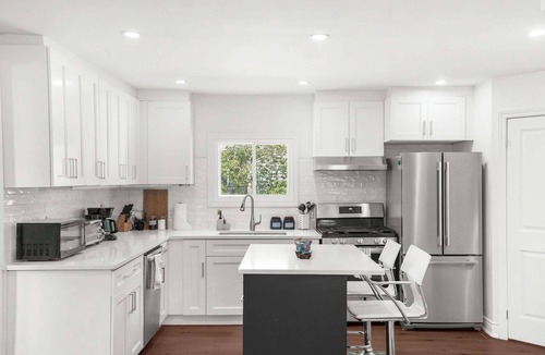 Crystal Beach House | Waterfront Cottage w/Pool! Beach Access