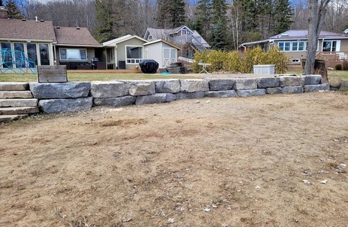 Norland Cottage | Waterfront Family Cottage with Hot Tub on Gull River, Ontario