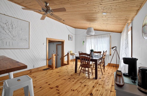 Val-des-Monts Cottage | Waterfront Getaways on Prestigious Lac St.Pierre