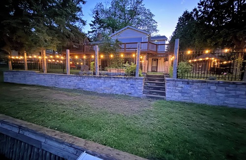 Wasaga Beach House | Waterfront in Wasaga Beach (on the Nottawasaga River) any season - 30 night min