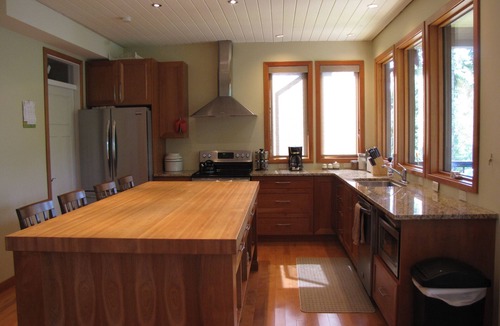 Youbou House | Waterfront on Lake Cowichan - Available from April 15, 2026 to June 19, 2026.