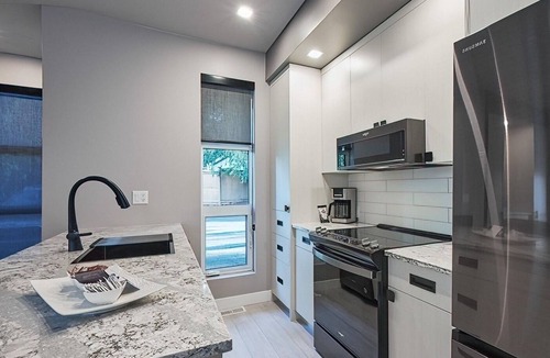 Regional District of Nanaimo Resort | Waterfront resort 2 bedroom 3 bed townhouse near Rathtrevor beach