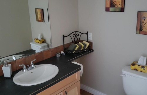 Okanagan-Similkameen Bed & Breakfast | Waterfront Self Contained 1 or 2 bedroom Suite in Oliver B.C.