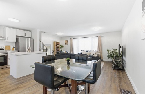 Waterloo House | Waterloo+ Rec room +Workspace+ Park+ Deck+ Free Parking+ St. Jacobs Market