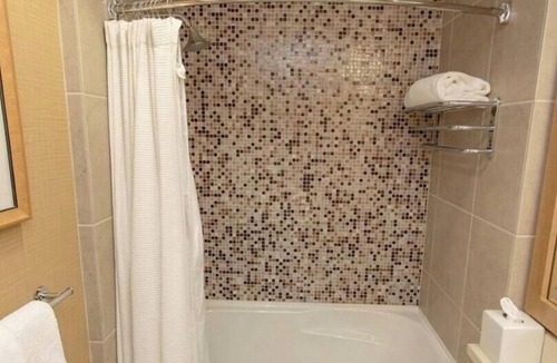 Okanagan-Similkameen Hotel | Watermark Beach Resort. 2 bdr condo. Beautiful resort and centrally located!