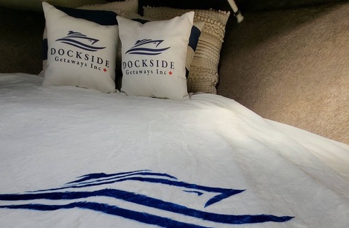Golden Village Boat Rental | We offer a unique and unforgettable experience for travelers in Richmond, BC