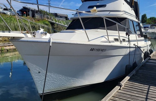 Golden Village Boat Rental | We offer a unique and unforgettable experience for travelers in Richmond, BC