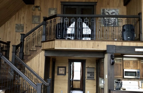 Saint Quentin Cabin | Welcome to Appalachian Lodge! Luxurious cabin situated on a beautiful property