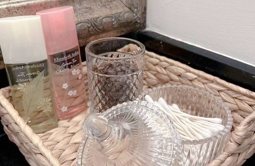 Richmond House | Welcome to Katie’s Room: Cozy 2-Bedroom, 9 Min Drive to Airport
