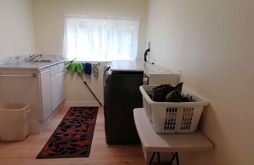 Kamloops House | Welcome to our home. We speak English and mandarin if needed.