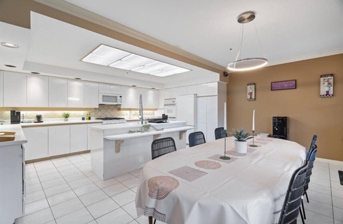 Fleetwood House | Welcome to the Urban Oasis, your modern retreat in the heart of Fleetwood.