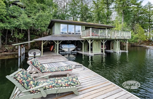 Muskoka Lakes Cottage | Welcoming 4+ bed 3 bath cottage on South Lake Rosseau! Boathouse! Sunsets!