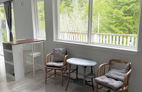 Otter Point House | West Coast 3 Bedroom Quiet Home
