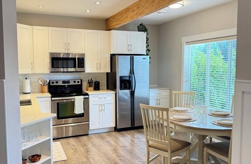 Shannon Lake House | West Kelowna Wine Country Suite – Private Driveway & Spacious Luxury Stay